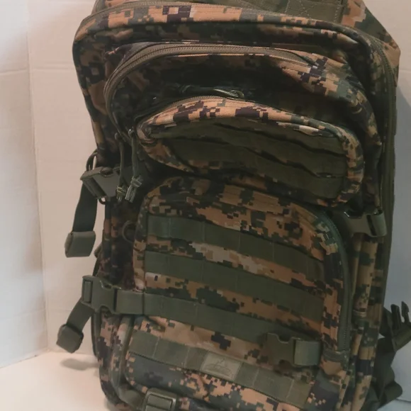 RED ROCK BACKPACK - Picture 5 of 14